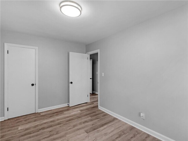 Building Photo - 2903 Monterey Dr