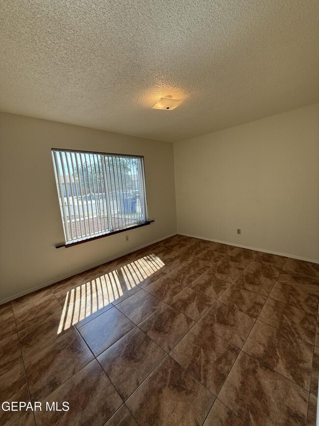 Building Photo - 10709 Opalstone St