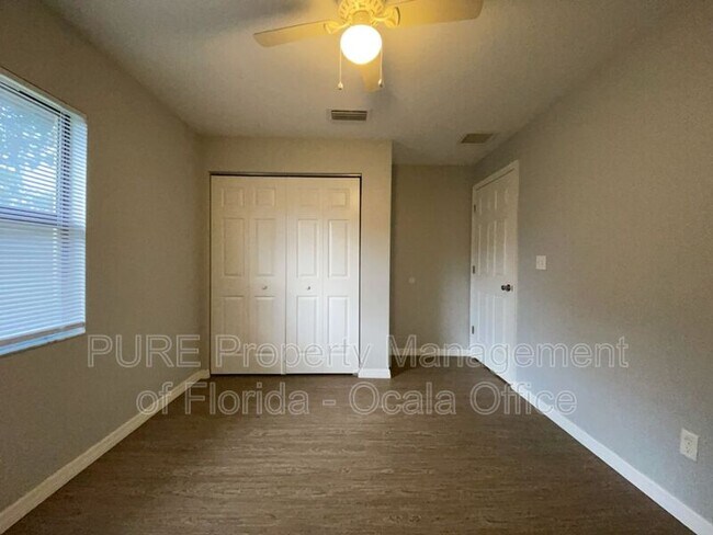 Building Photo - 3650 NE 41st St