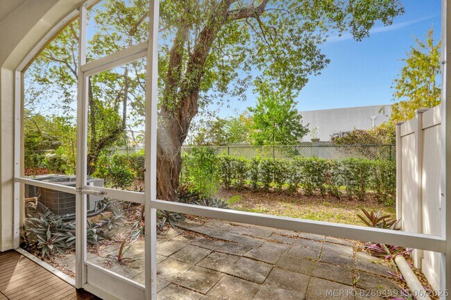 Building Photo - 6527 Catalina Ln