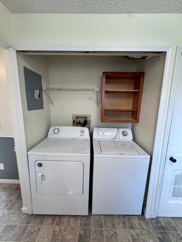 Building Photo - 196 S Point Dr