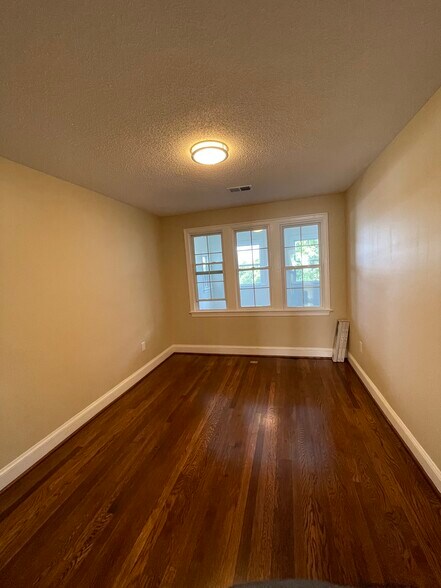 Building Photo - 4630 New Hampshire Ave NW