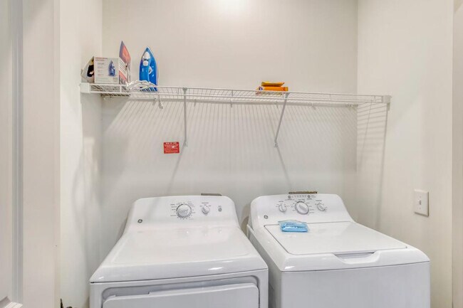 Building Photo - 8367 Coventry Ct