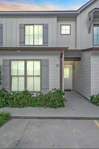 Building Photo - FOR RENT in LAFAYETTE!