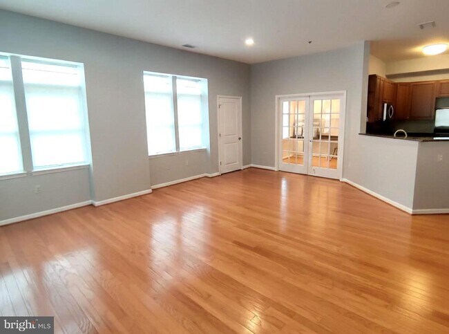 Building Photo - 309 Holland Ln