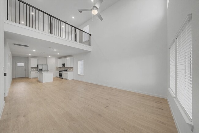 Building Photo - 4215 Camden Lakes St