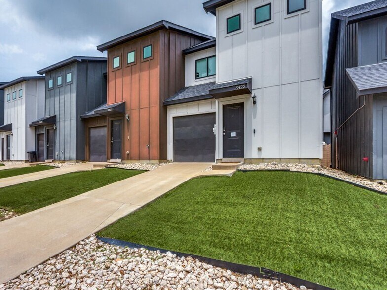 Building Photo - 3301 Brambleton Hill Pl