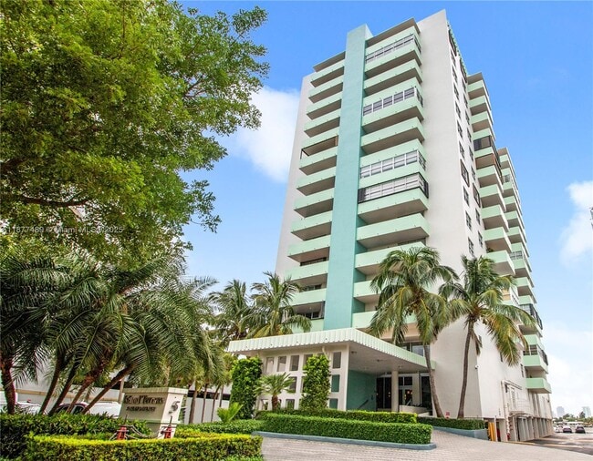 Building Photo - 5 Island Ave