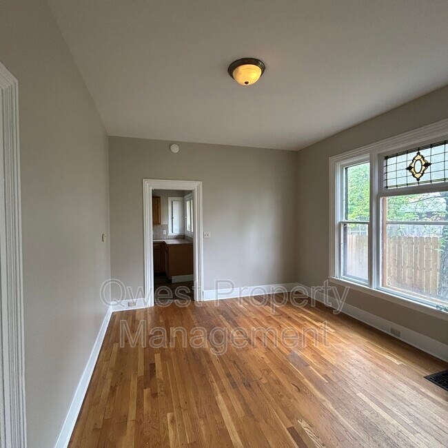 Building Photo - 221 Hollister Ave SE