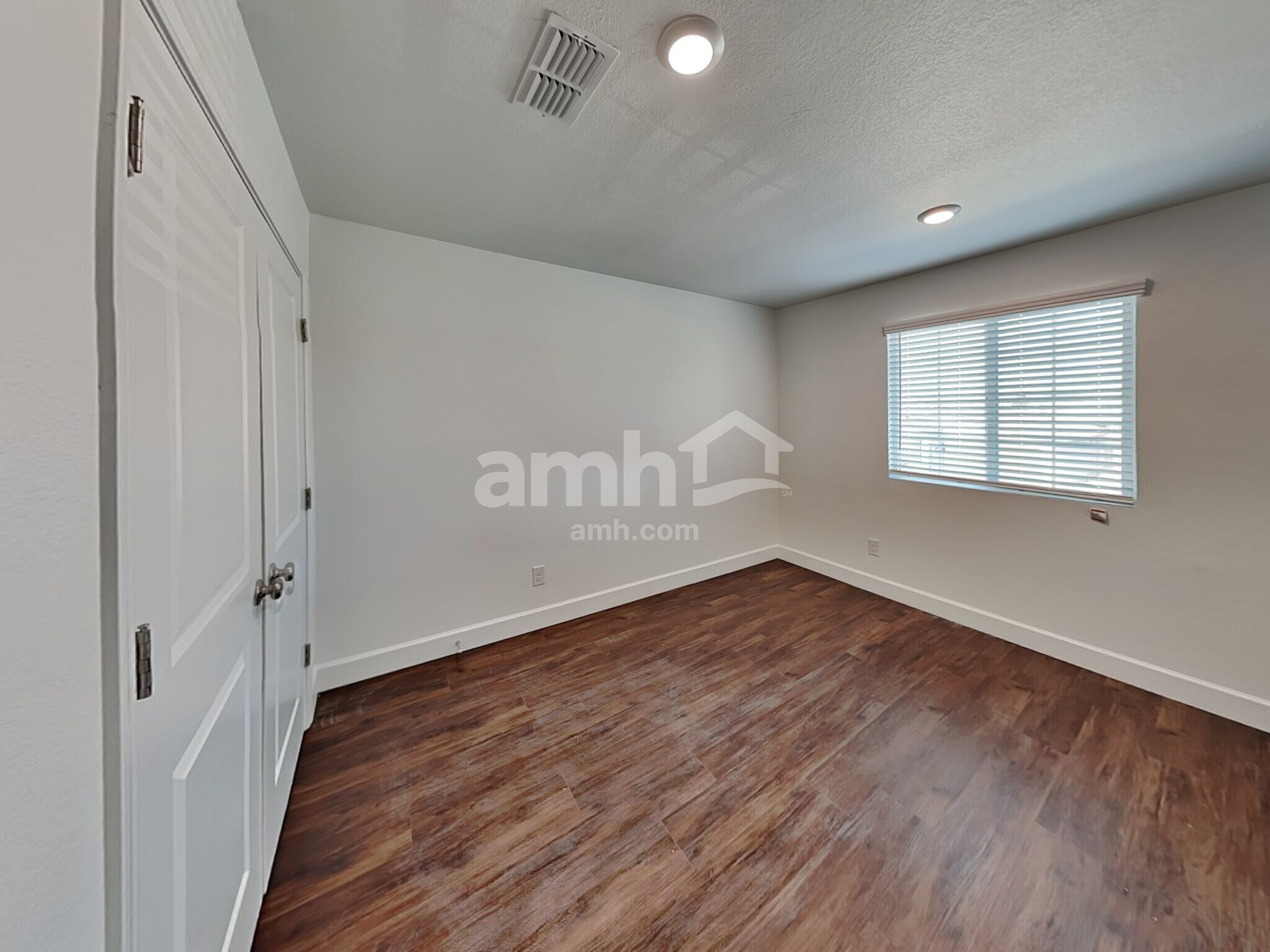 Building Photo - 9612 Harkes Dr