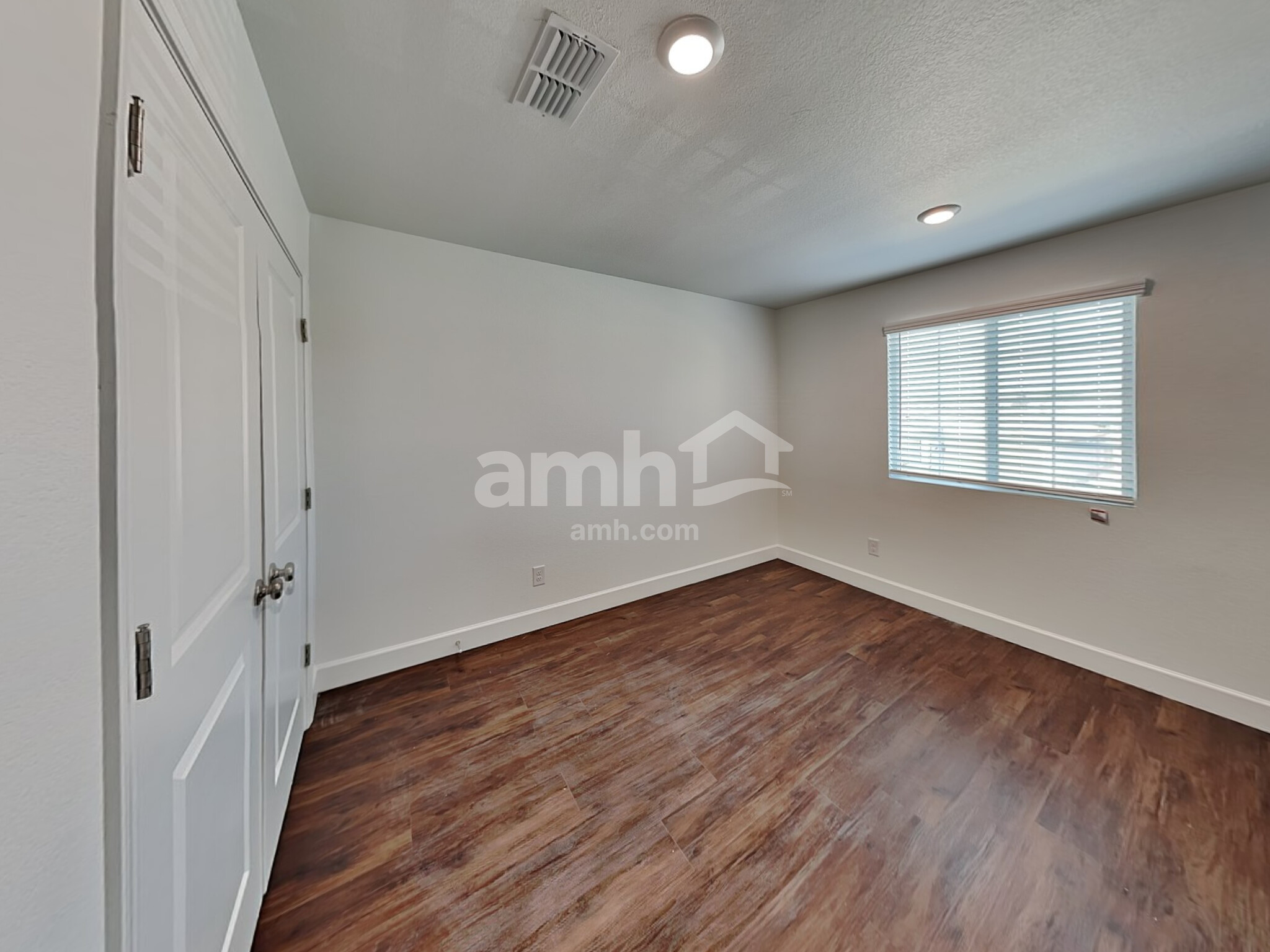 Building Photo - 9636 Harkes Dr