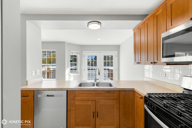 Building Photo - 313 Cromwell Ct