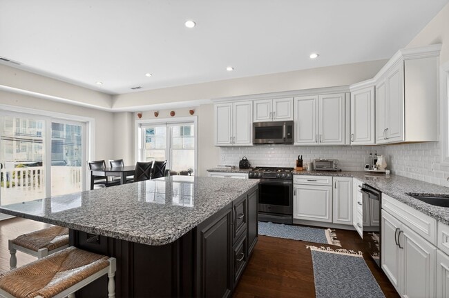 Building Photo - 103 N Madison Ave