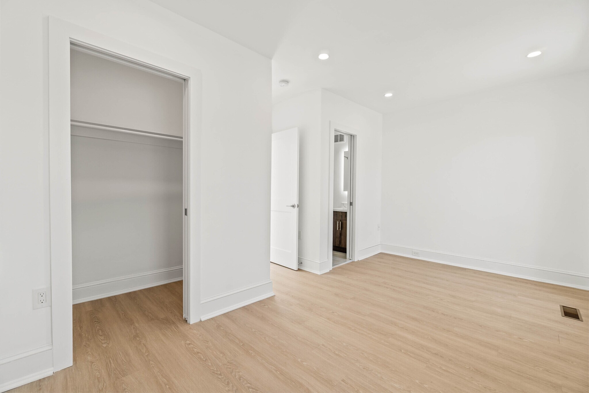 Bedroom 2 - Walk-in Closet - 1751 U St NW
