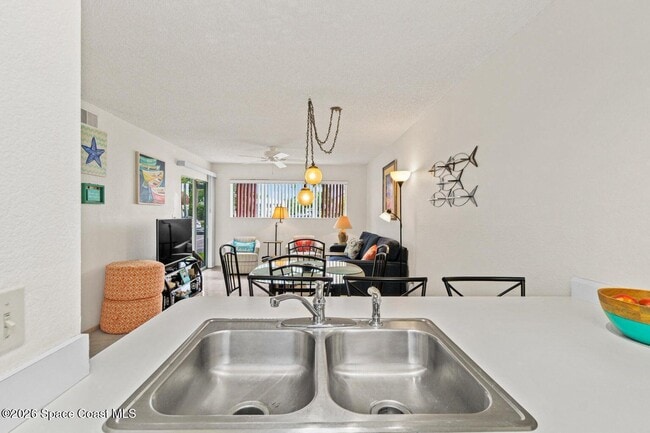 Building Photo - 221 Ocean Park Ln