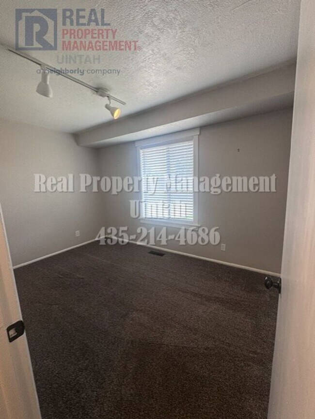 Building Photo - Cozy 2 Bedroom 1 Bathroom Home