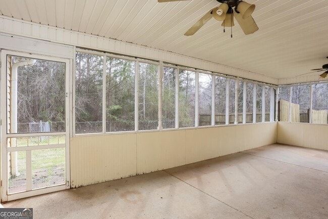 Building Photo - 70 Oak Meadows Dr
