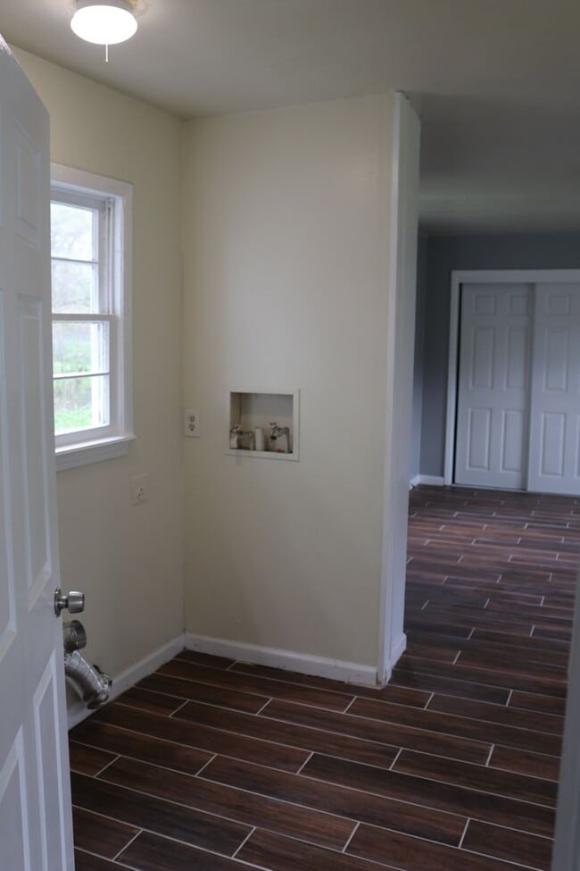 Building Photo - 1303 Burchett St