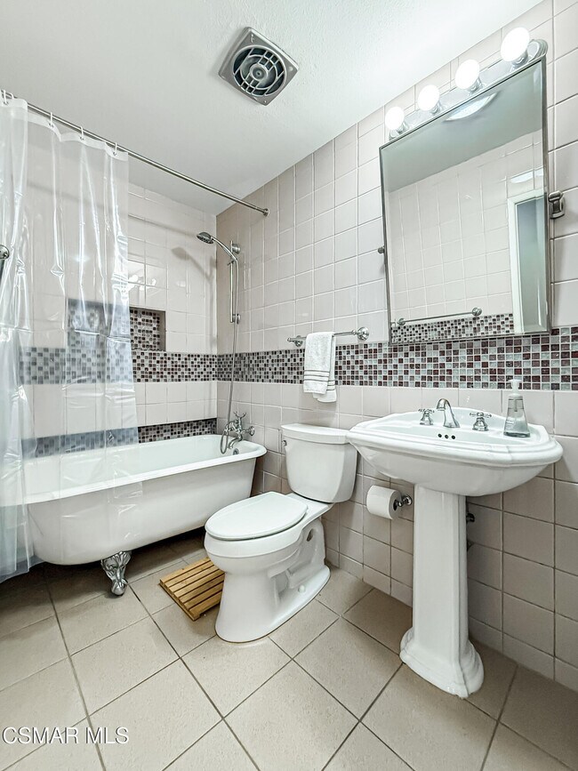 Building Photo - 360 N Greenmeadow Ave