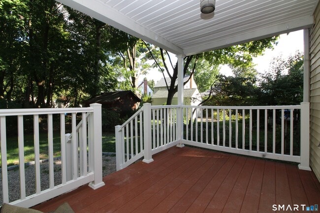 Building Photo - 53 Lilac Ave