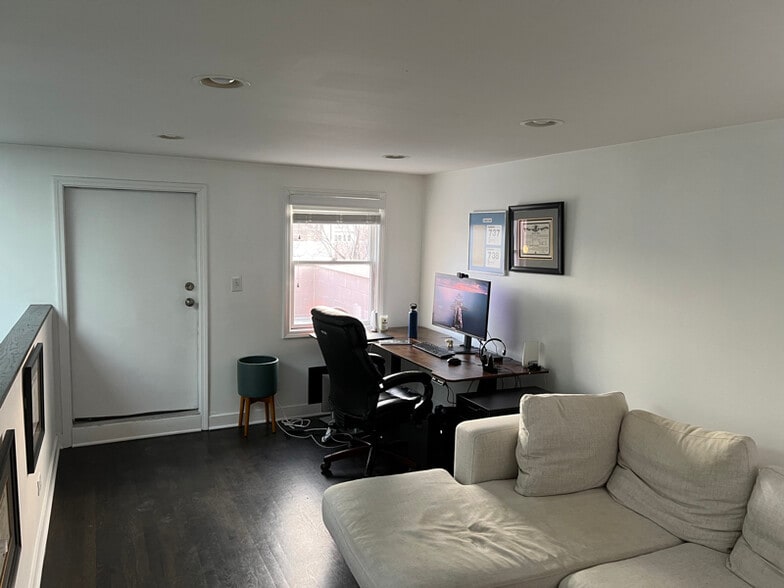 Building Photo - 937 N Willard Ct