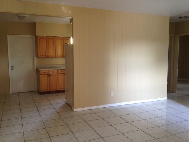 Building Photo - 3-2 House with a Pool