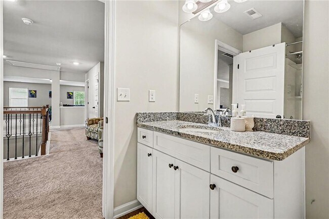 Building Photo - 521 Redchurch Dr