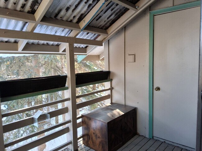 Building Photo - 3061 Lois Dr