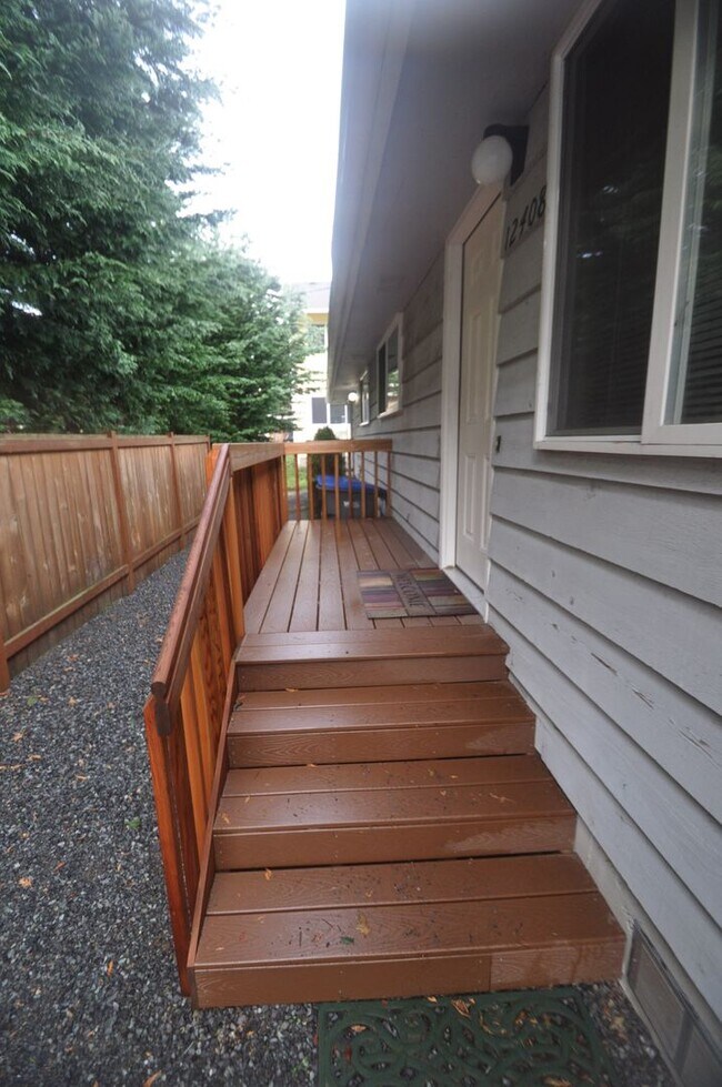 Building Photo - Harvey Development Duplex