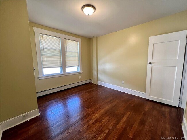 Building Photo - 143 Herkimer St