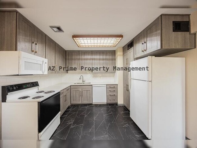Building Photo - 4710 N 10th Pl