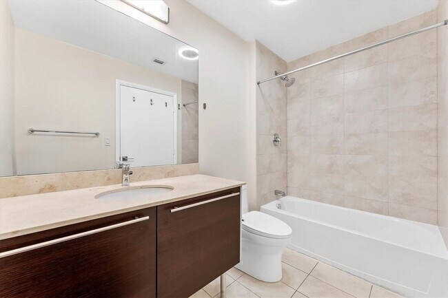 Building Photo - 1900 N Bayshore Dr