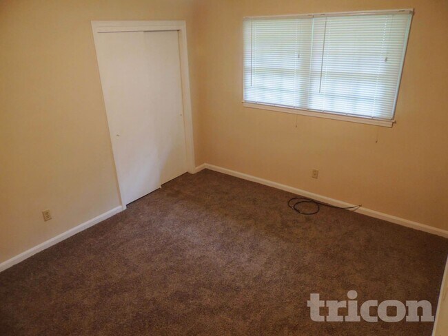 Building Photo - 1464 Yorkton Ct
