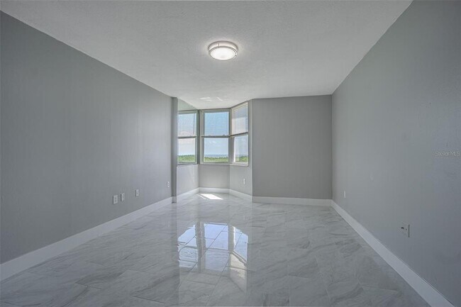 Building Photo - 2333 Feather Sound Dr