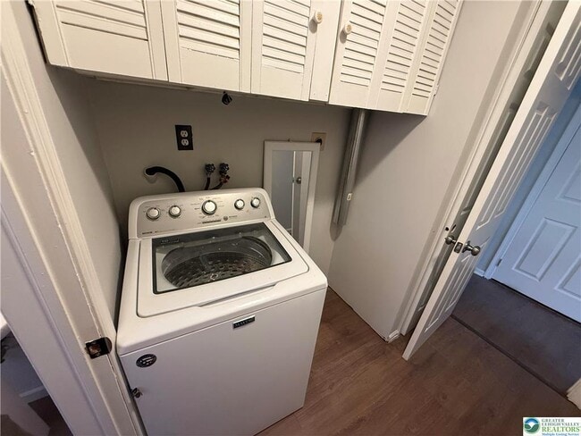 Building Photo - 320 Lockridge Ln