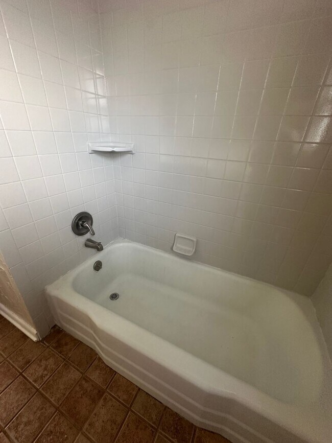 Building Photo - Updated 3 Bedroom Home