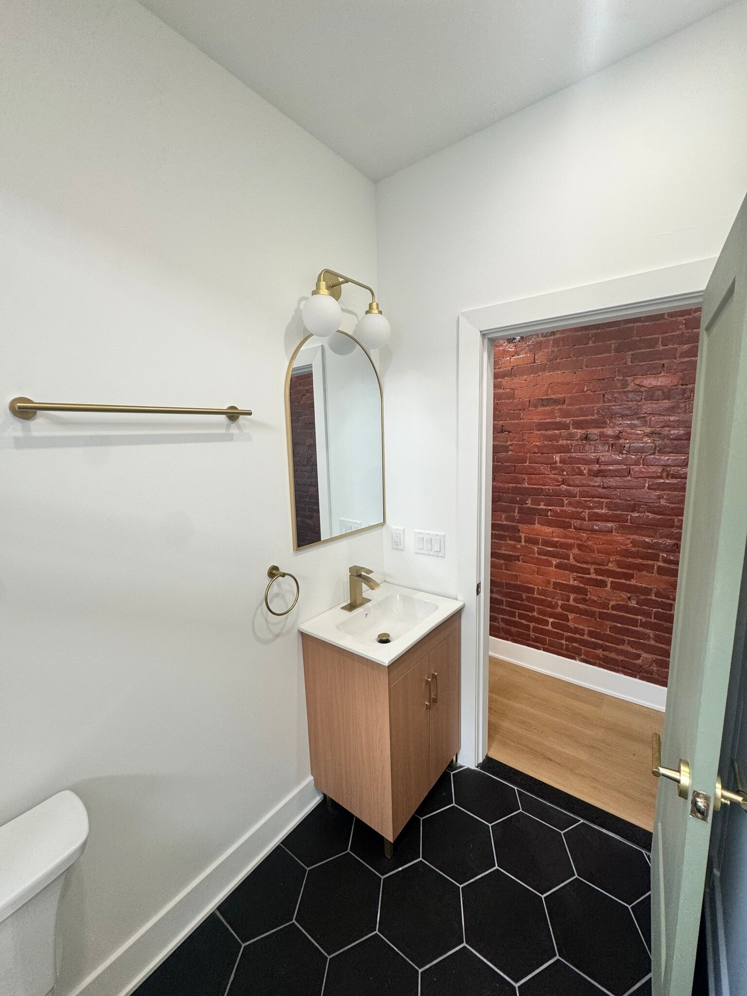 Bathroom for unit B - 1325 Kerbaugh St