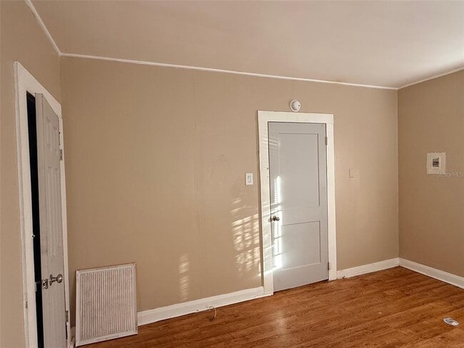 Building Photo - 2912 Ybor St