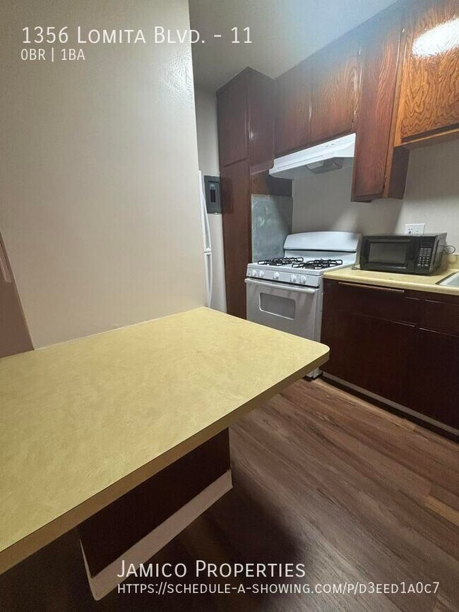 Building Photo - 1356 Lomita Blvd