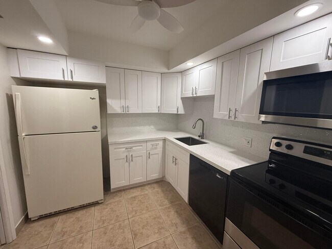 Building Photo - 2601 S Course Dr