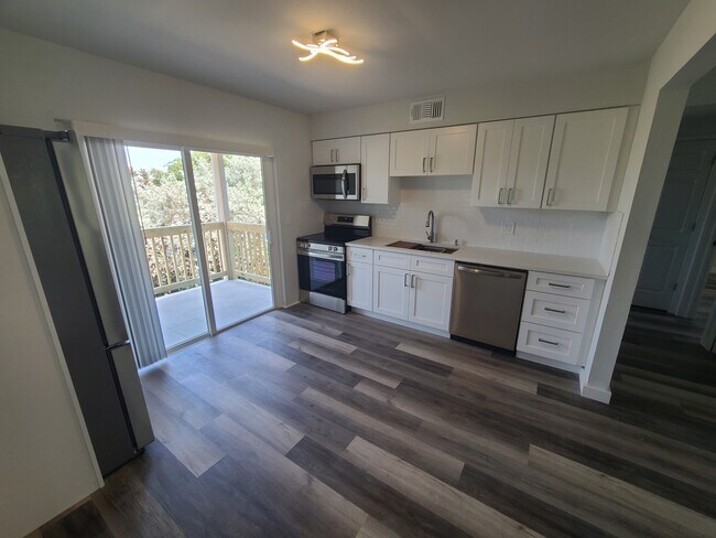 Building Photo - 7196 68th Ct N