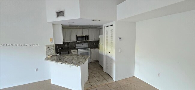 Building Photo - 4149 N Haverhill Rd