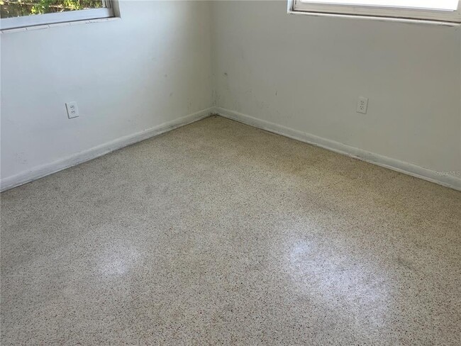 Building Photo - 3076 Grand View Ave