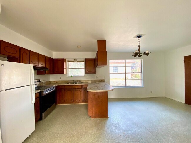 Building Photo - 114 Rhonda Dr