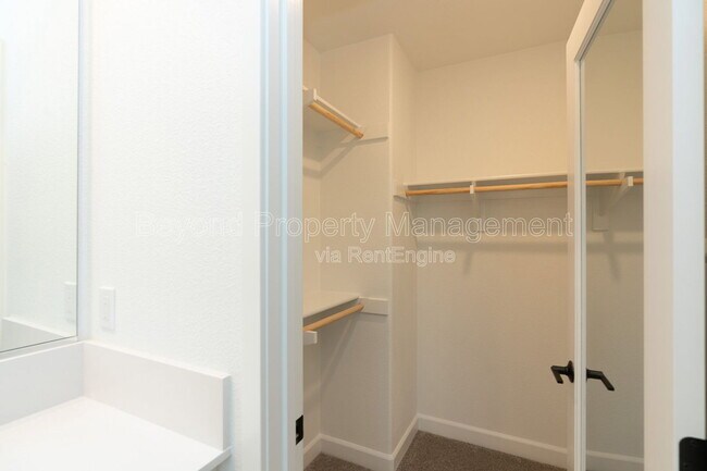 Building Photo - 2126 Senita Dr