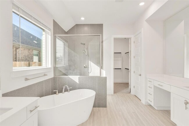 Building Photo - 2216 Bellisa Vis Dr