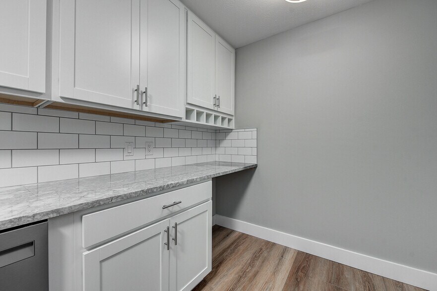 New Kitchen Desk Area - 20333 Detroit Rd