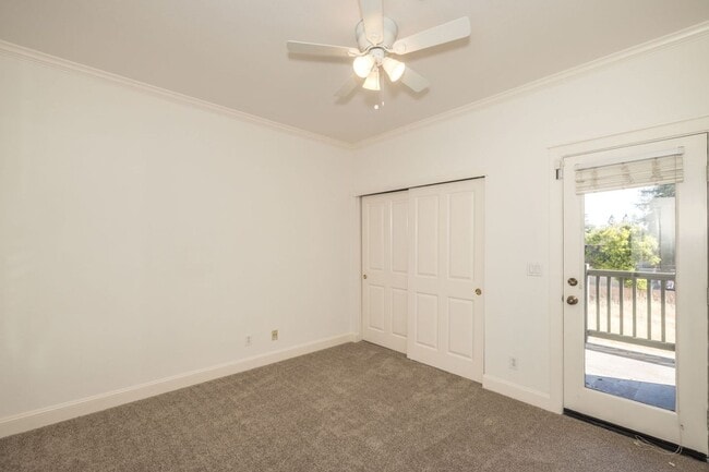 Building Photo - Beautifully Maintained 3 Bed/2.5 Bath Craf...