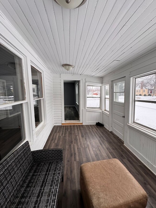 Building Photo - AVAILABLE NOW! Large 3 Bedroom, 2 Bathroom, with Extra Rooms and Two Car Garage in Anoka