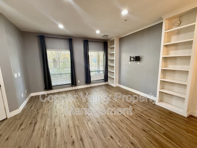Building Photo - 1702 E Bell Rd